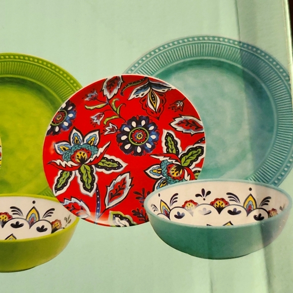 Floral Melamine 12 piece  dinnerware set - Picture 4 of 7